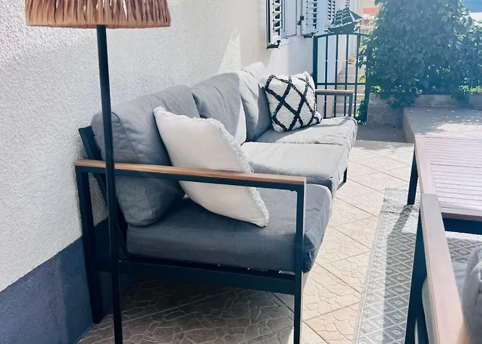 Apartmani-Okrug Gornji-Ciovo