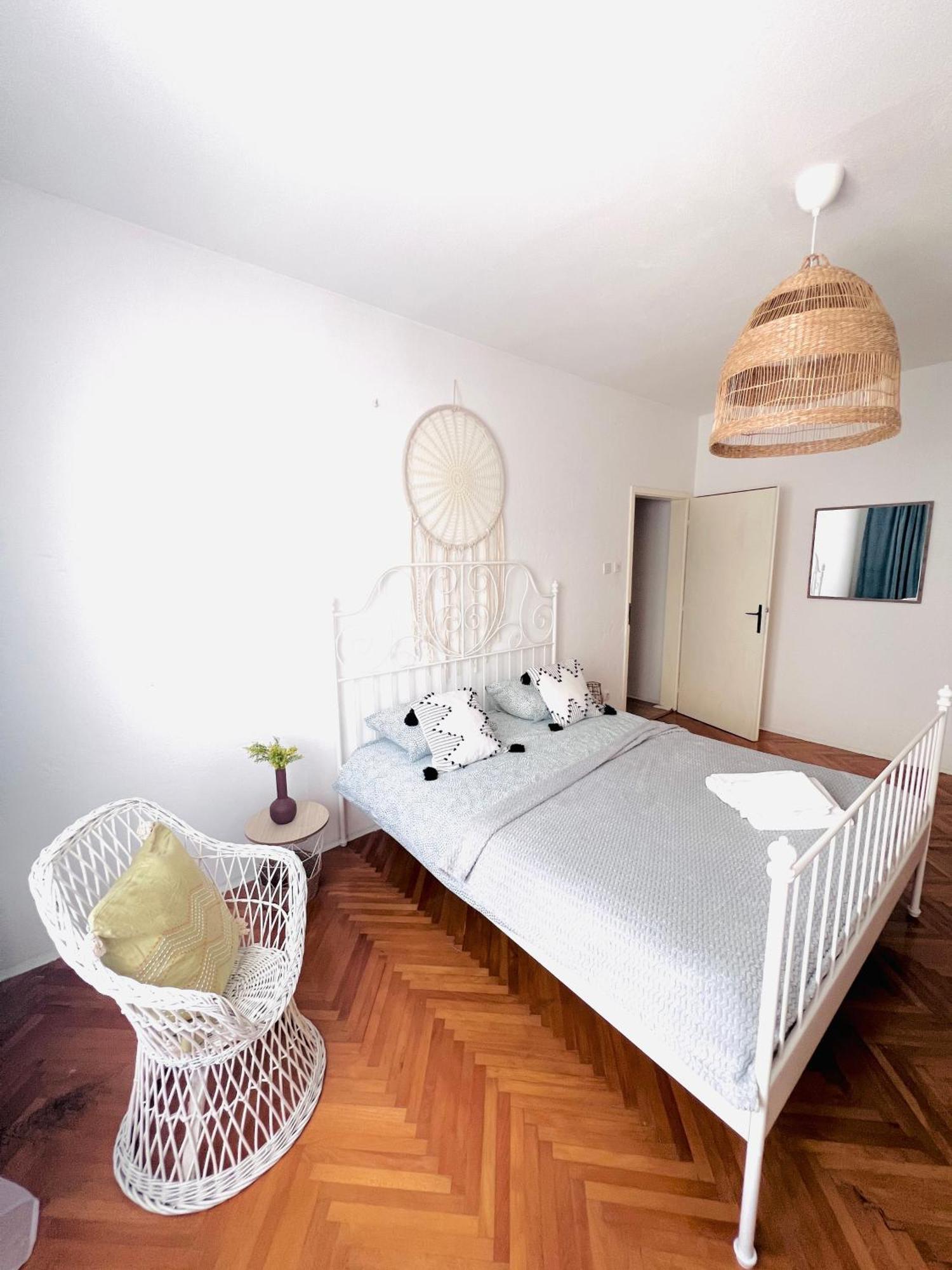 Apartmani-okrug Gornji-ciovo